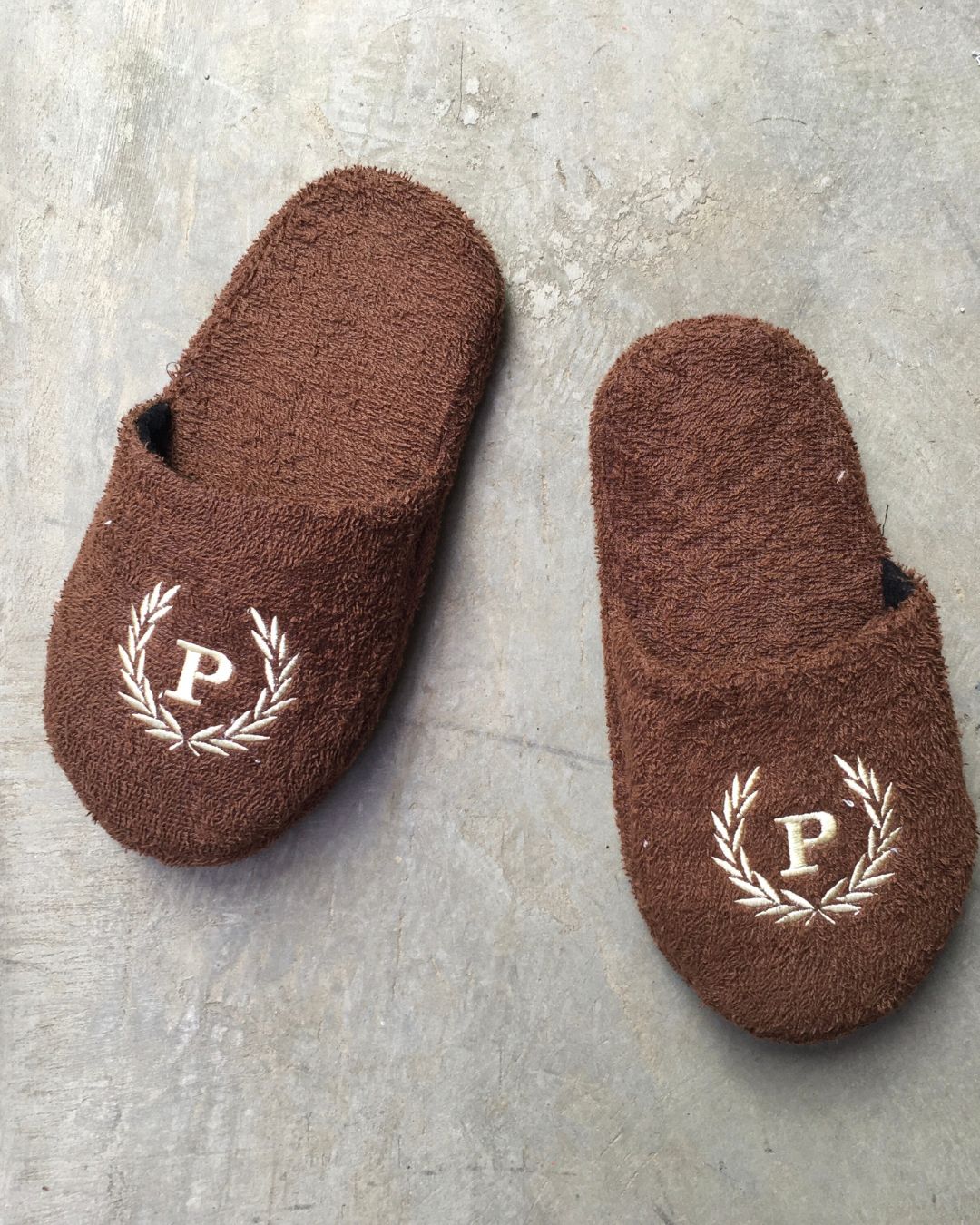 Sandal custom Rumah Sandal untuk event souvenir villa dan brand